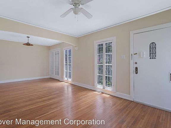 2nd image of 944 1/2 N Martel Ave #10115094