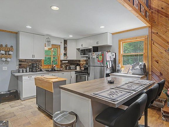 3rd image of 335 Dunn Rd SE