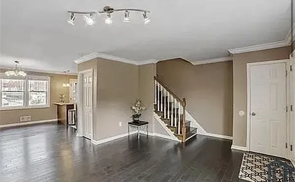 1541 Nicolay Way — Photo 3