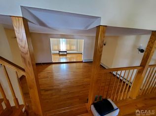 41 Cleveland Ave, Colonia, NJ 07067