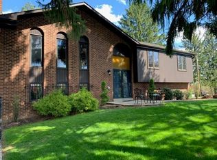 1301 Park Dr, Coraopolis, PA 15108