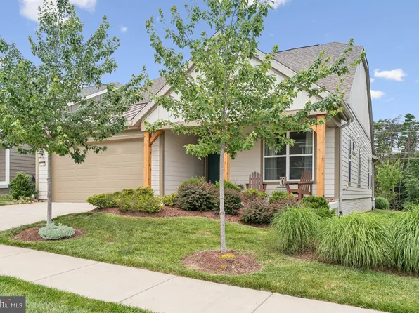 123 Mallard Dr, Lake Frederick, VA 22630
