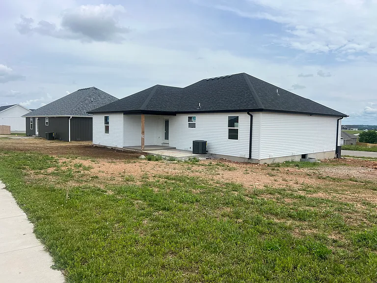 1349 E Macon St — Photo 2