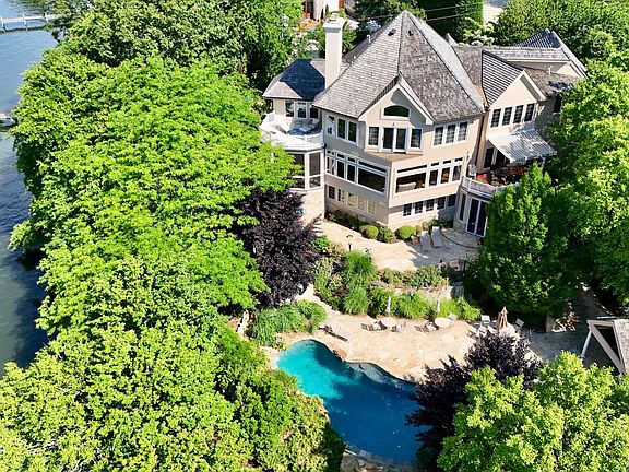 2nd image of 1012 Brainard Place