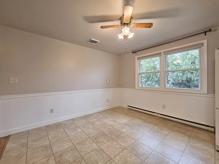 2 Colonial Ave — Photo 5