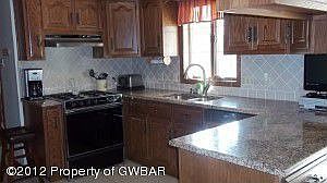Kitchen w/Granite Countertops