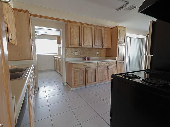 3rd image of 901 Leeland Heights Blvd E
