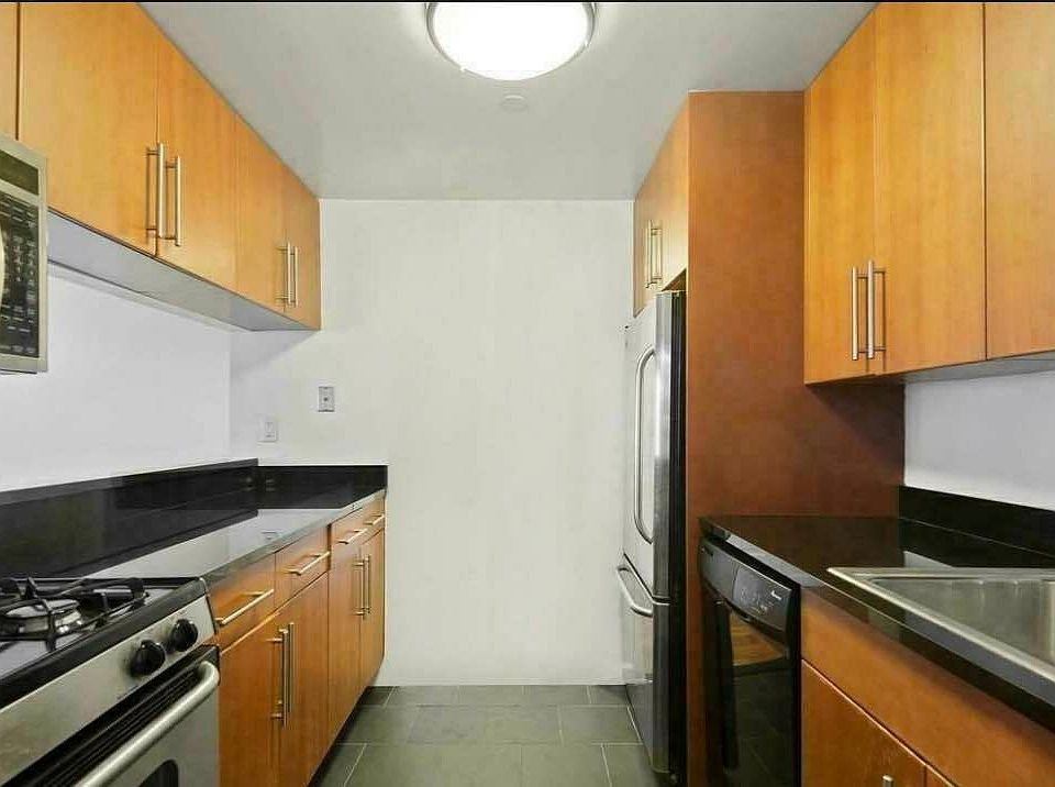 1st image of 300 W 135th St APT 3M