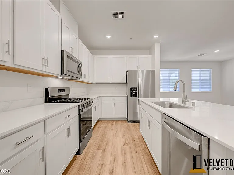 2725 Luzzi Walk — Photo 8