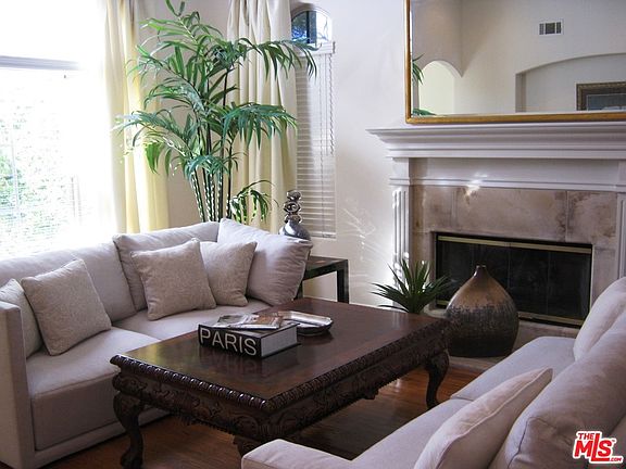 3rd image of 652 S Mansfield Ave