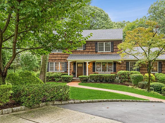 5th image of 35 Gull Hill Dr
