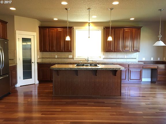3rd image of 14206 NE 95th Cir
