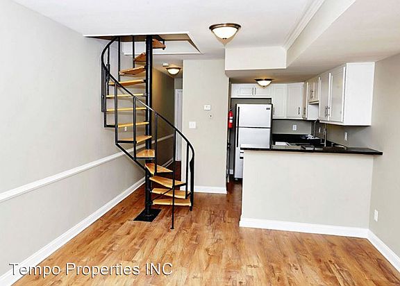 1st image of 422 E 11th St APT 10