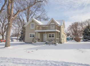 106 4th Ave, Doon, IA 51235