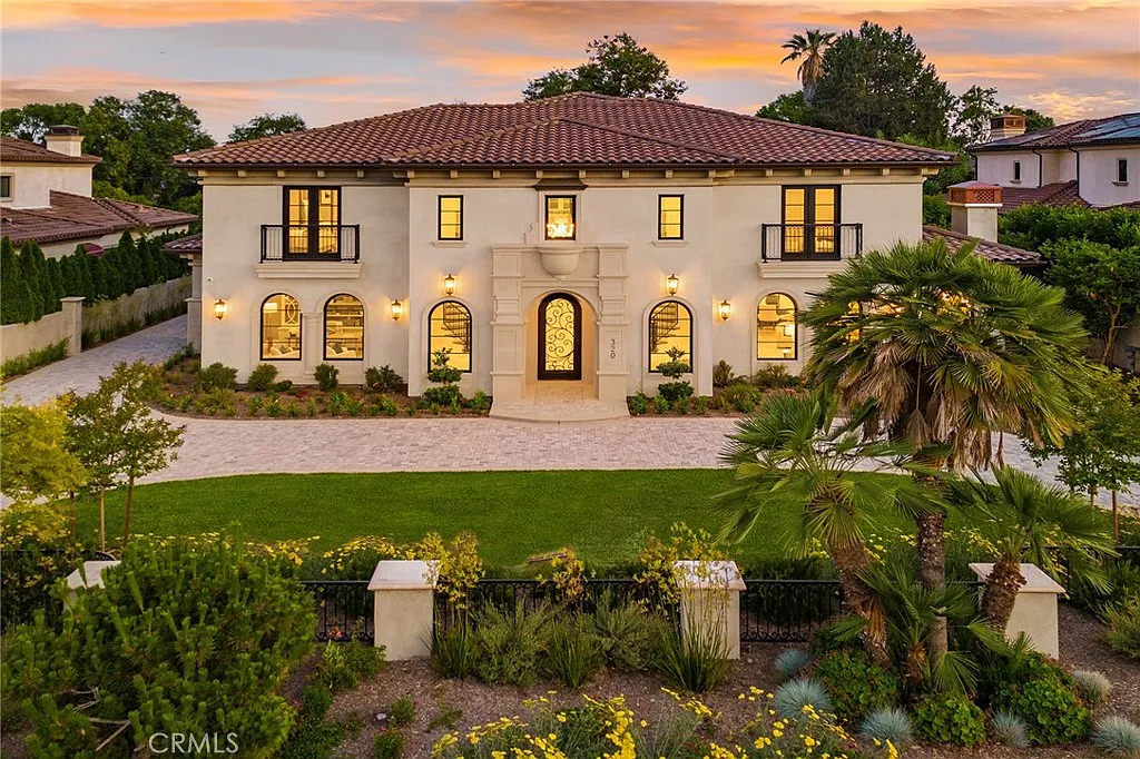 320 W Palm Dr photo 1