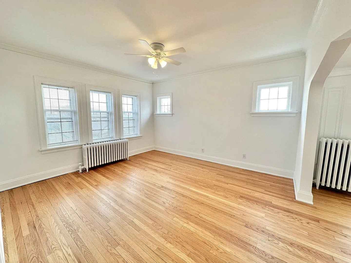 3819 N Oakland Ave — Photo 3