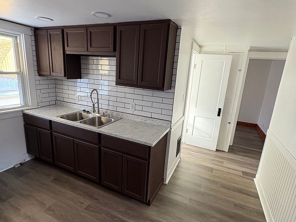 1st image of 33 Eller Ave Unit 2