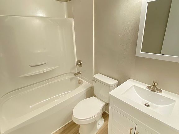 4th image of 1300 Old Concord Rd APT 13