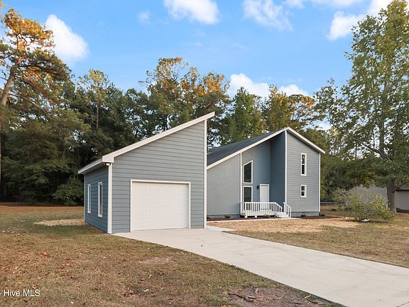 3rd image of 200 Saddlewood Drive