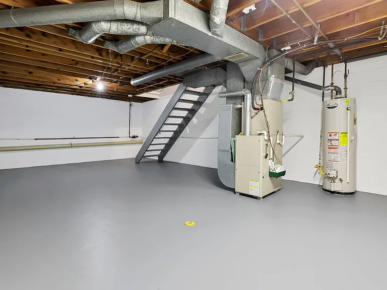 288 N Franklin St — Photo 12