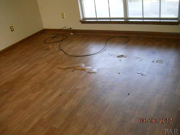 3rd image of 8634 Kingfisher Ln