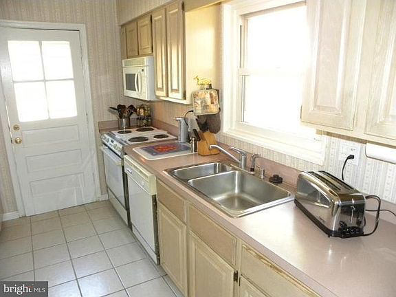4th image of 6317 Dorset Dr