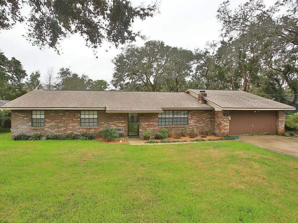 1st image of 20 Whippoorwill Ln