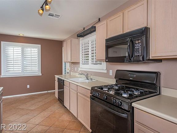 4th image of 9467 Royal Desert St #0