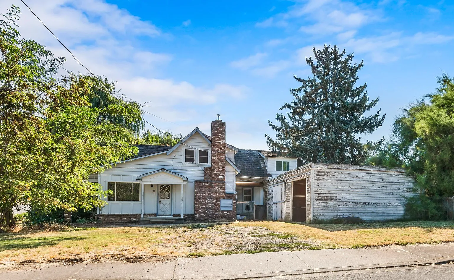 2178 Spring St photo 1