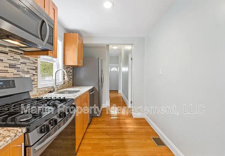 79 Derby St — Photo 9