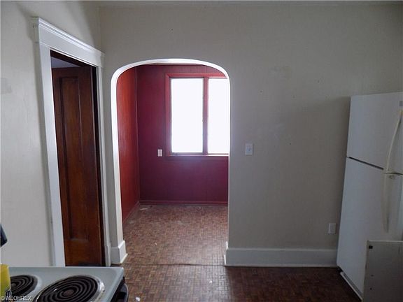 4th image of 333 Harvard Ave