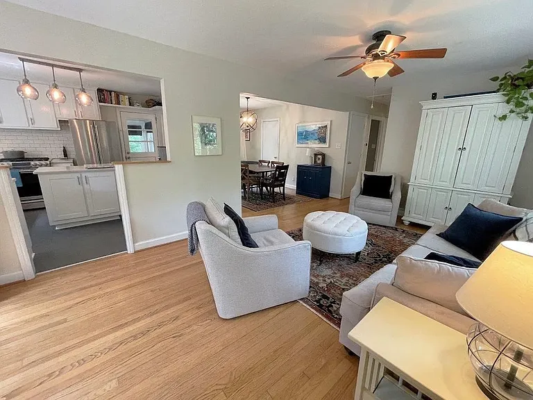 320 Barclay Rd — Photo 13