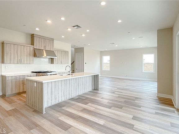 4th image of 101 Walworth