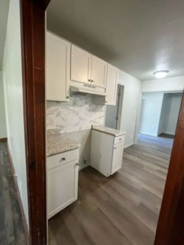3 bed, 1048 sqft, $1,715 — Photo 4