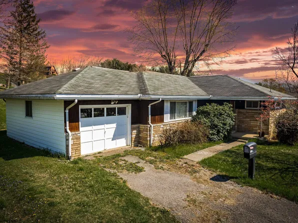 2291 Sunrise Ln, Fairmont, WV 26554