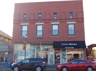 219 Center St APT 305, Grayslake, IL 60030