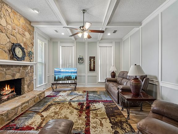 5th image of 2100 Donna Dr