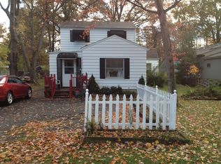 1619 Canterbury Rd, Westlake, OH 44145
