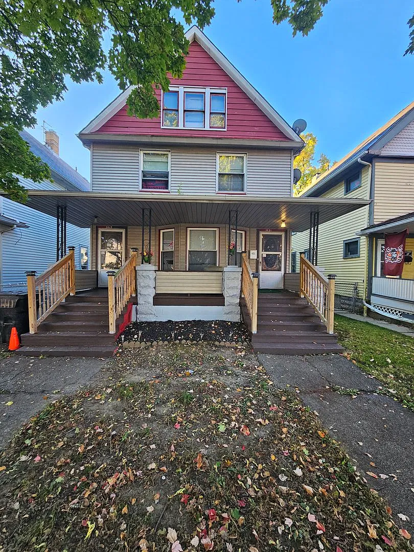 3419 Woodbridge Ave — Photo 1