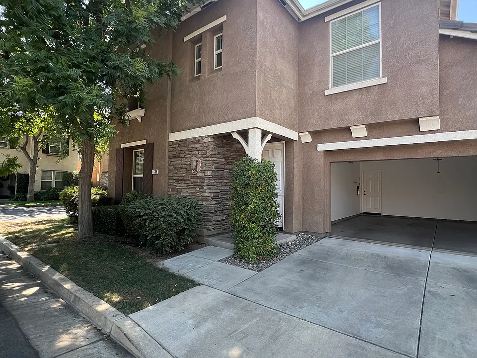 1605 N Cortona Ct