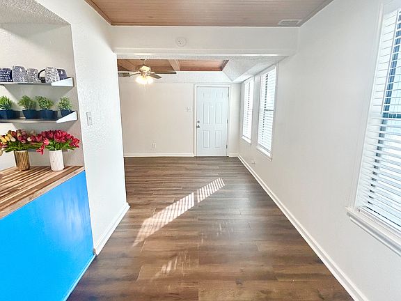 4th image of 103 Stanford Dr APT A