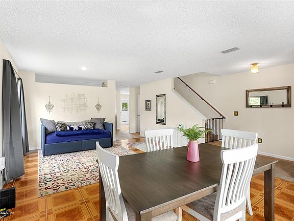 4th image of 13592 Ashford Wood Ct W