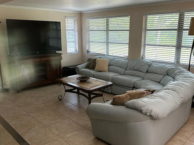 1546 Belleair Rd — Photo 3
