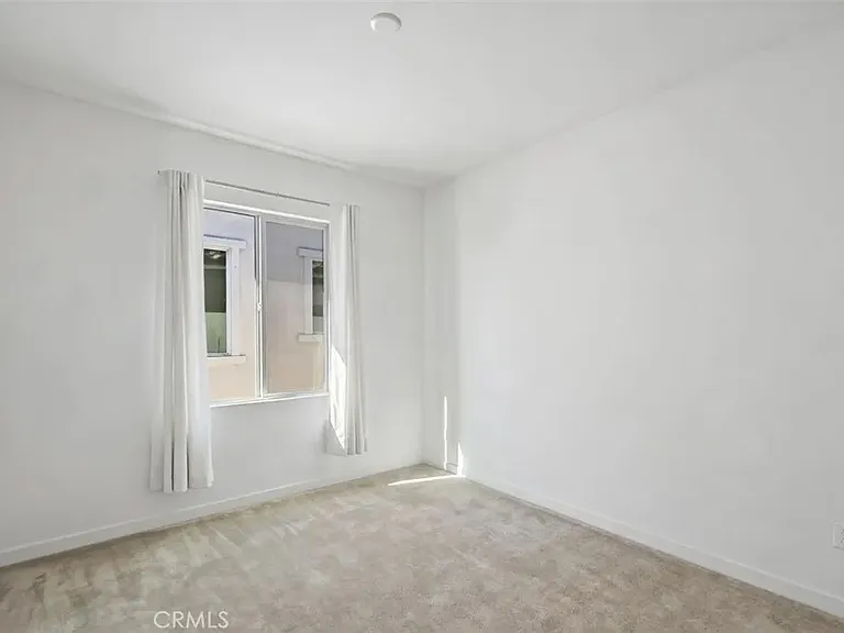 2575 E Embry Ln — Photo 14