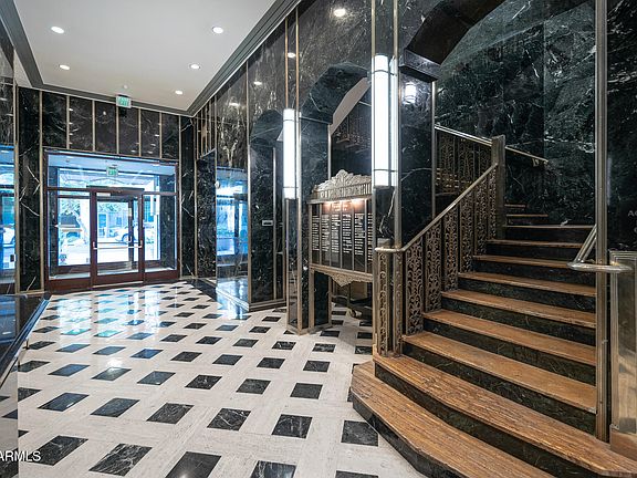 3rd image of 114 W ADAMS Street #402