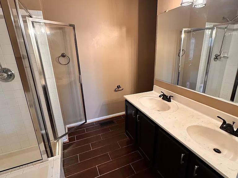318 Roff Point Dr — Photo 17