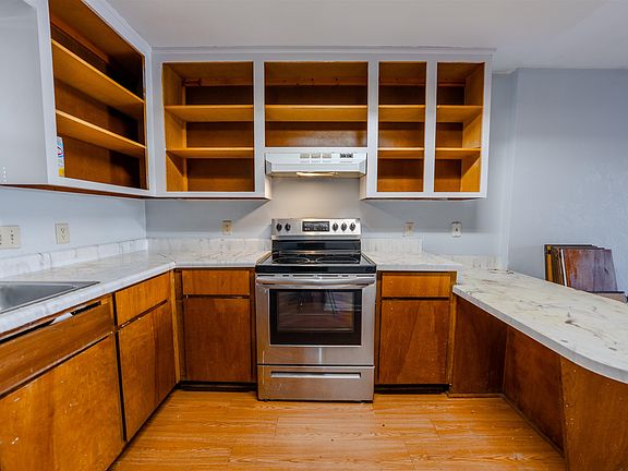5th image of 3748 Donovan Dr APT B