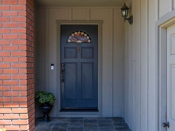 5th image of 180 Shelley Ave
