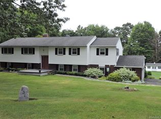 231 Woodland Hills Rd, Southbury, CT 06488