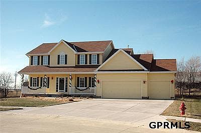 1st image of 20910 McClellan Cres